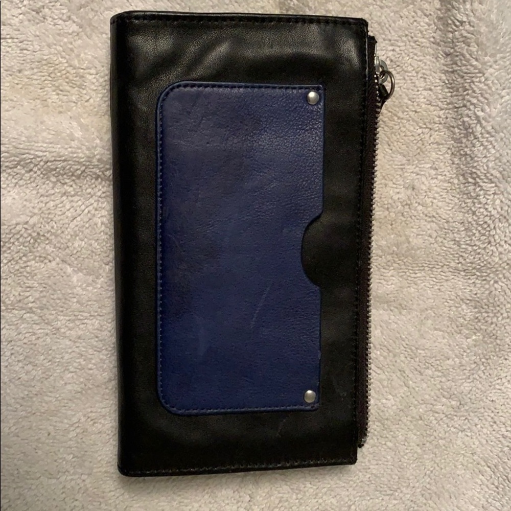 Cute two-tone clutch